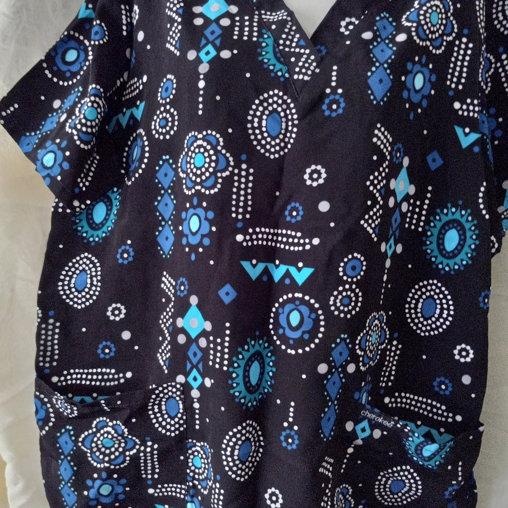 Scrub top - Picture 3 of 3